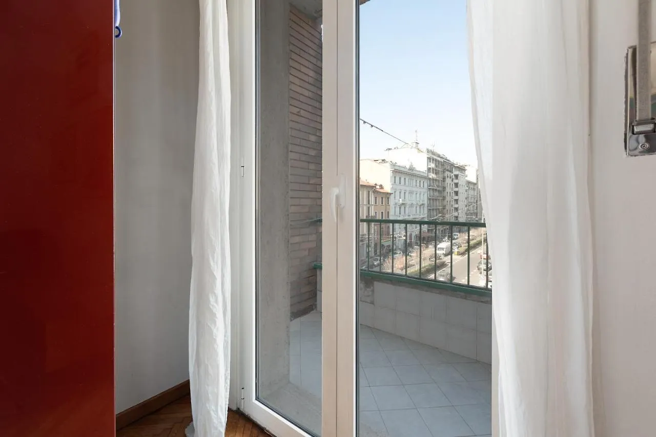 Apartment With Balcony - 50 M Far From M1 Pasteur Mediolan