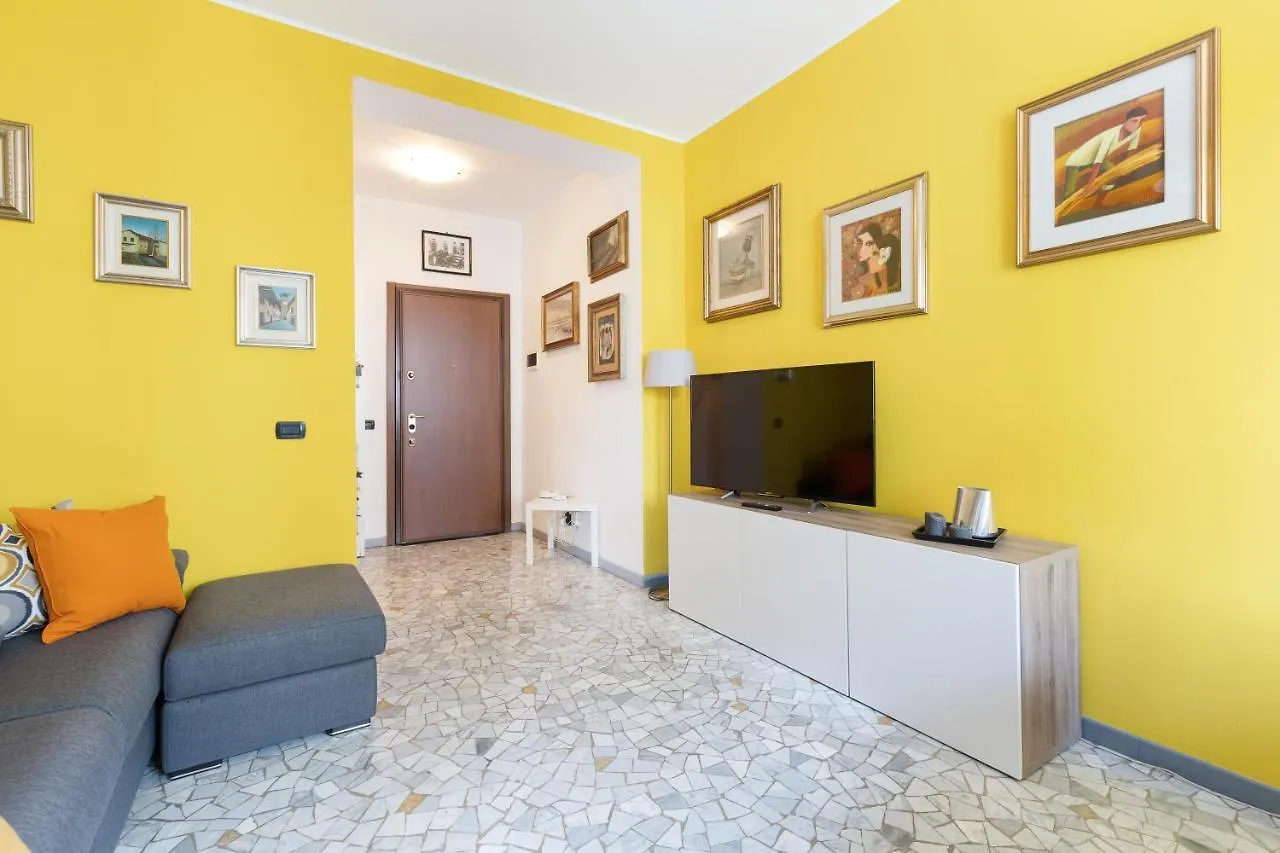 Apartment With Balcony - 50 M Far From M1 Pasteur Mediolan