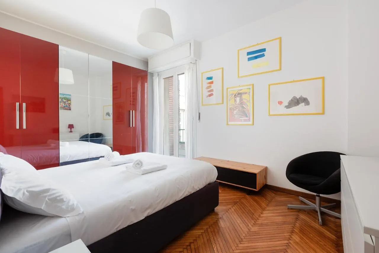 Apartment With Balcony - 50 M Far From M1 Pasteur Milano 0*,  Italia